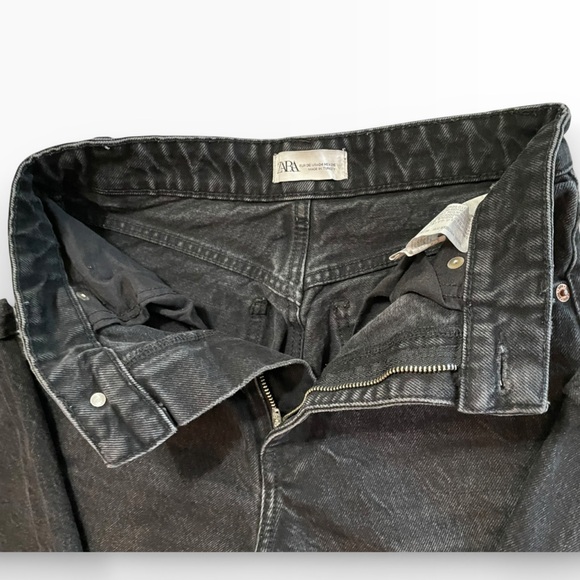 Zara High Rise Wide Leg Black Jeans Size 4 EUR 36 Raw Hem Flare - Picture 6 of 9